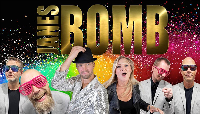 Fem män och en kvinna i spexiga kläder samt texten Janes Bomb.